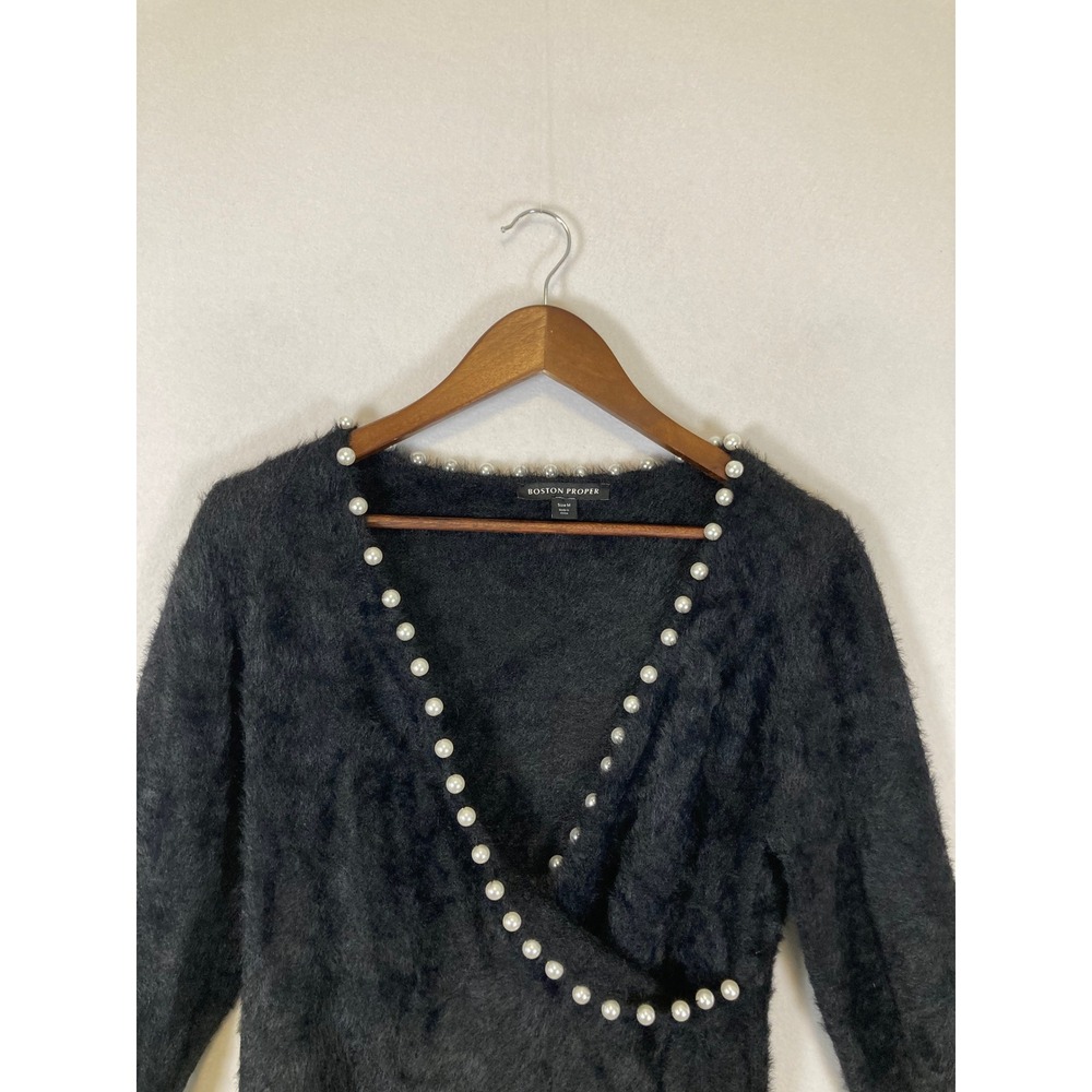 Pearlcore Boston Proper Women Size M Black Fuzzy Eyelash Knit Wrap Pearl Sweater - Picture 4 of 9